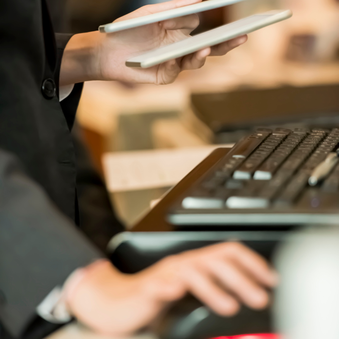Ervaring die telt: de voordelen van werken met een gepensioneerde receptioniste
