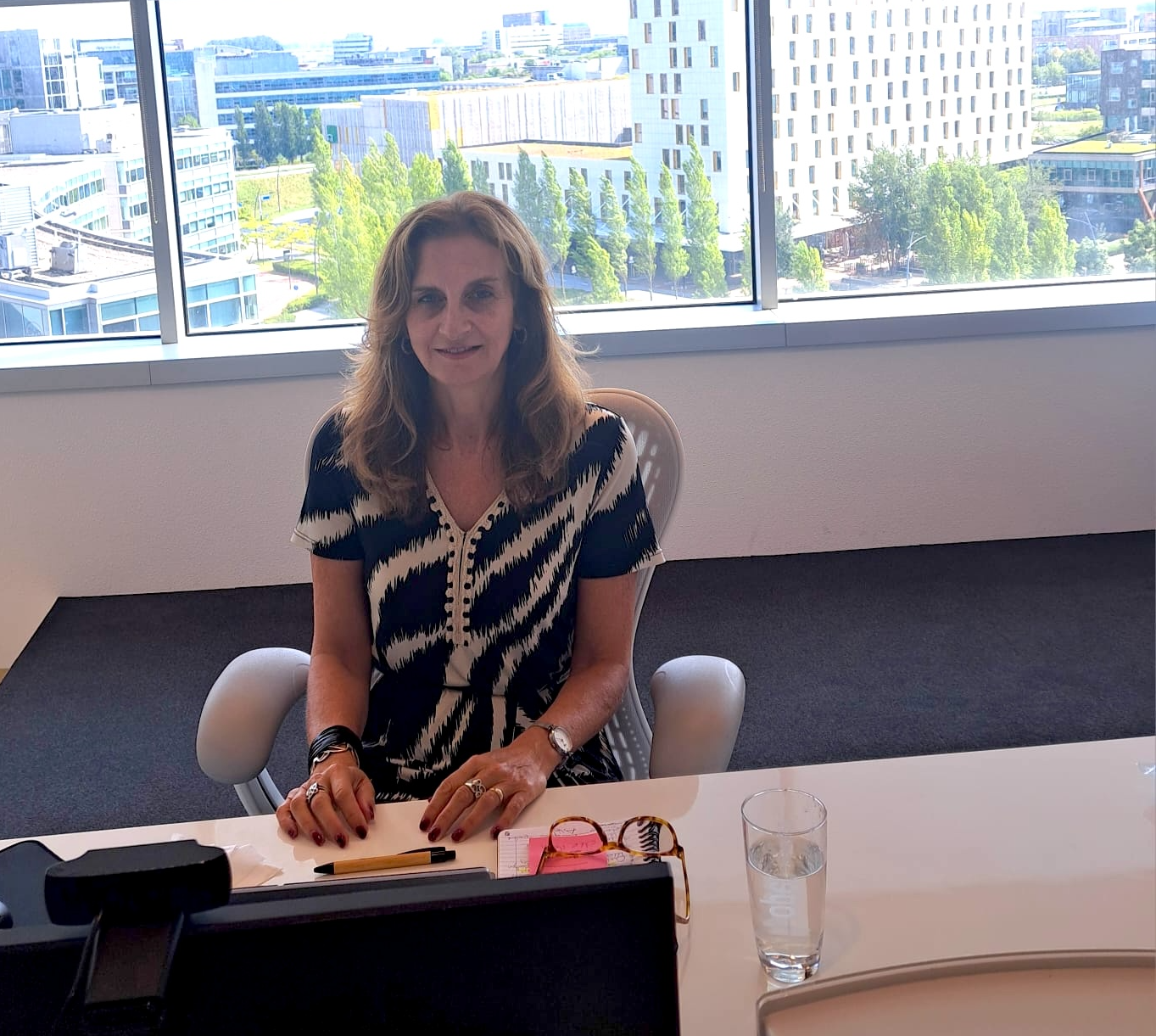 Nancy werkt als flex-receptioniste: 'Ik ben echt onderdeel van het team'